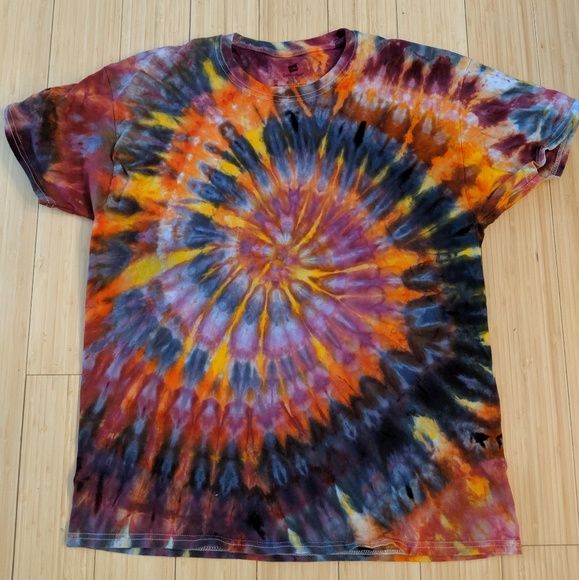 Hanes Other - Tie dye tee
